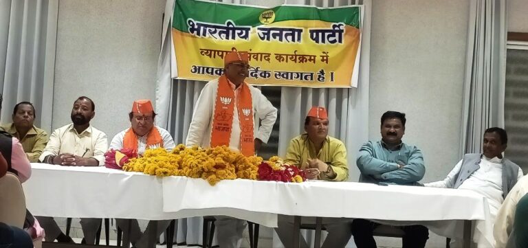 लोकसभा प्रत्याशी घोषित होने के बाद पहली बार जावरा पहुंचे सांसद गुप्ता, किया व्यापारियों से संवाद