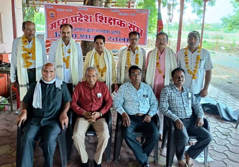 8 माह बाद भी जिला शिक्षा अधिकारी ने जारी नहीं किए शिक्षकोंं के क्रमोन्नति आदेश
