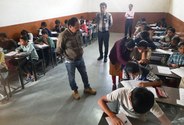 5 वीं व 8 वीं की बोर्ड परीक्षाएं प्रारंभ, हिन्दी व अंग्रेजी का हुआ पहला पेपर