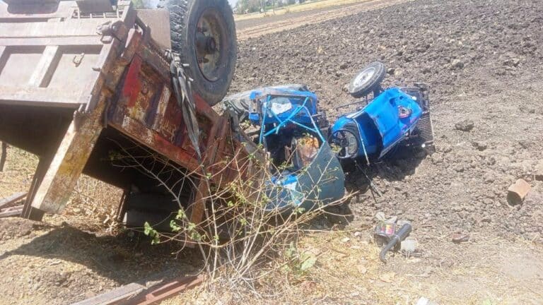 12 साल के बच्चे ने चलाया टैक्टर, बैलेंस बिगड़ा, नहीं हुआ कंट्रोल तो पलटा, हो गई मौके पर ही मौत