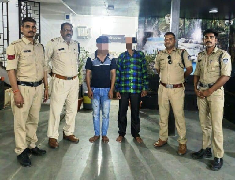 रजनीगंधा के पाउच में एमडी भरकर बेचने वाले 2 आरोपी गिरफ्तार, 60 ग्राम एमडी बरामद
