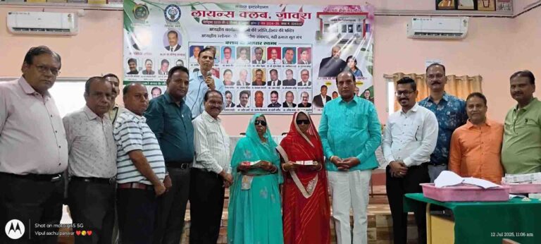 विद्यार्थियों ने देखी लायंस नैत्र चिकित्सालय की कार्यप्रणाली