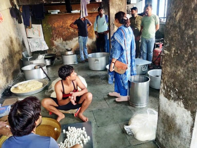 त्यौहारों पर ही जागता हैं खाद्य विभाग, सेम्पल तो लिए लेकिन रिपोर्ट आने तक त्योहार हो जाएगा समाप्त