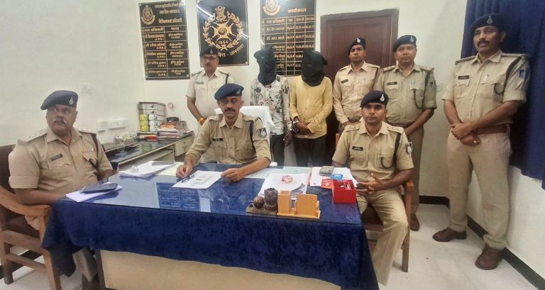 चोरी की योजना बनाते दो आरोपी गिरफ्तार, कई चोरी की वारदातों का खुलासा