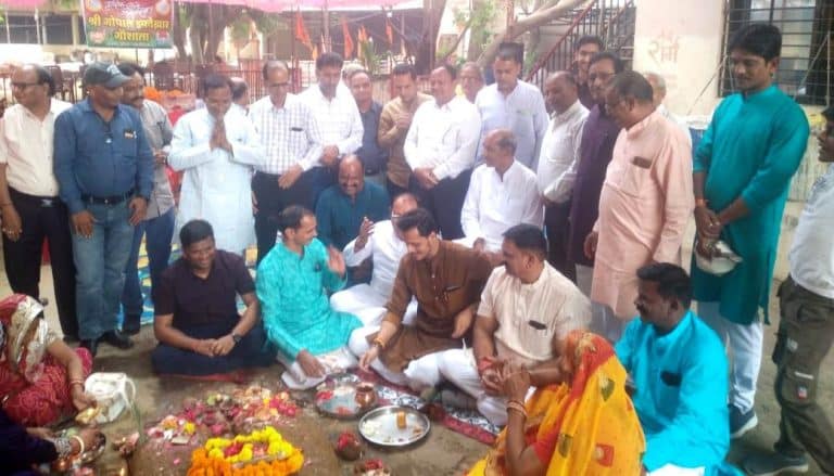 श्री गोपाल इफ्तेखार गौशाला जावरा में हुई गोवर्धन पूजा