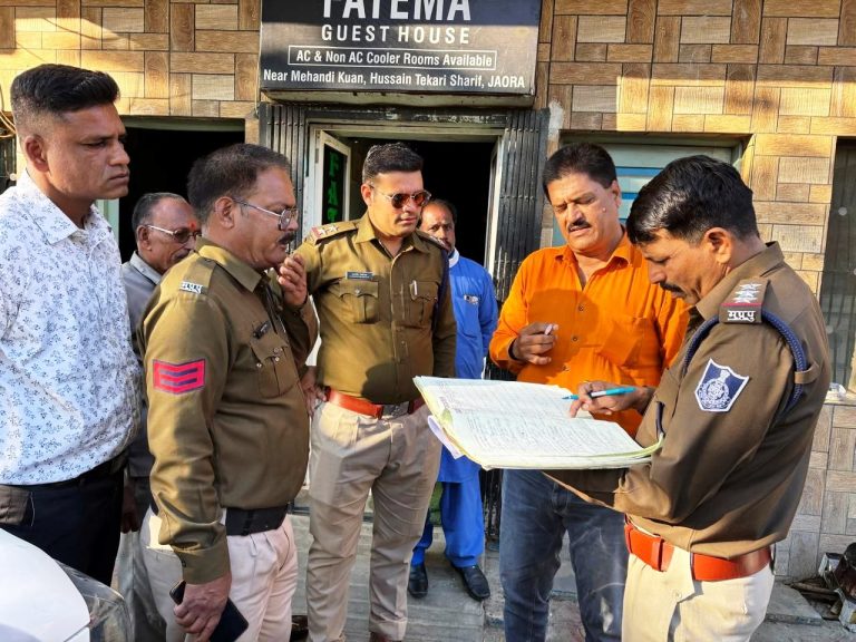 शिकायत के बाद हुसैन टेकरी पर पुलिस ने कसा शिकंजा