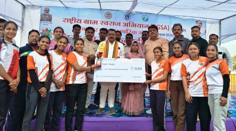 रतलाम में कबड्डी का रोमांच : बालक वर्ग में बाजना, बालिका वर्ग में पिपलौदा अव्वल