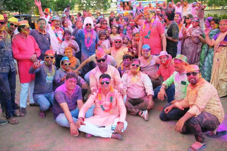 जैन सोशल ग्रुप जावरा मैत्री का होली मिलन समारोह संपन्न, फाग यात्रा में झूमे सदस्य