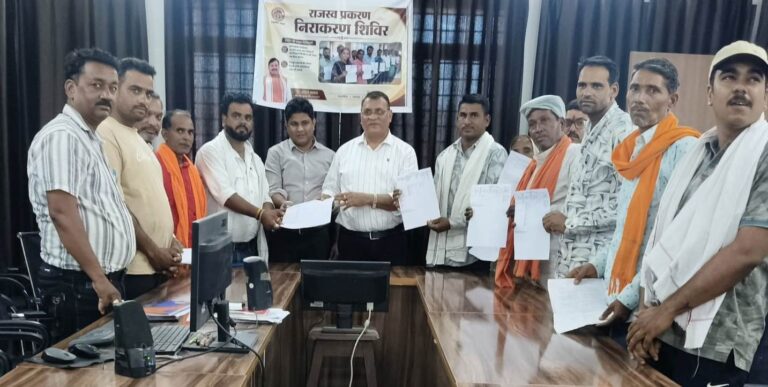 जावरा में लंबित राजस्व प्रकरणों पर एक्शन, हितग्राहियों को मिला राहत पैकेज