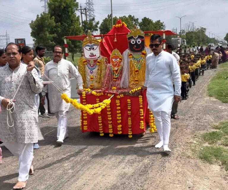 Jaora Public School में निकली भगवान जगन्नाथ की भव्य रथयात्रा, विद्यार्थियों ने भक्ति और संस्कृति का दिया संदेश