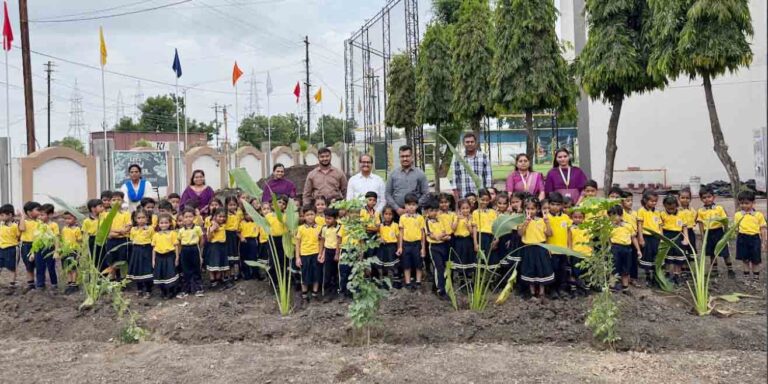 JPS किड्स जावरा में नन्हे बच्चों ने किया पौधारोपण, दिया पर्यावरण संरक्षण का प्रेरक संदेश
