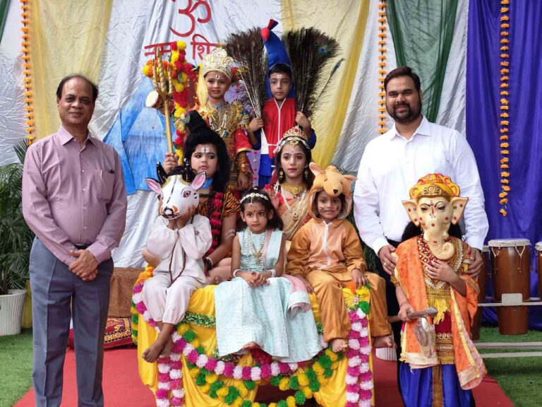 श्रावण के अंतिम सोमवार पर सेंट पॉल्स कॉन्वेंट स्कूल की भव्य शाही सवारी, हर-हर महादेव के जयकारों से गूंजा जावरा